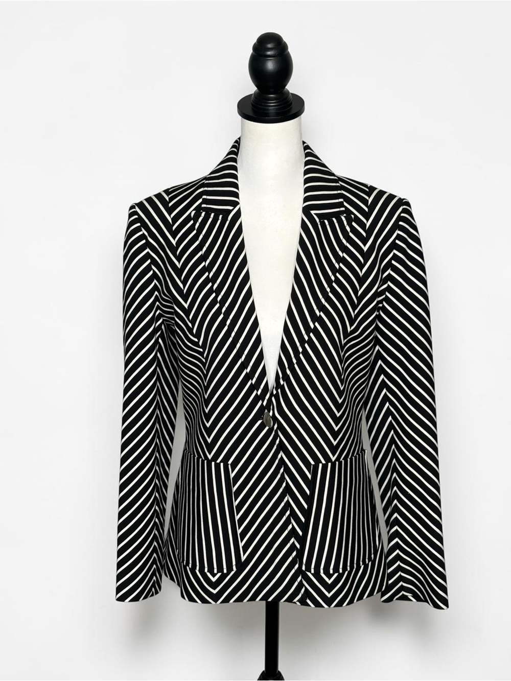 NWT Elie Tahari Striped Peak Lapel Tailored Blazer US 4 MSRP $395